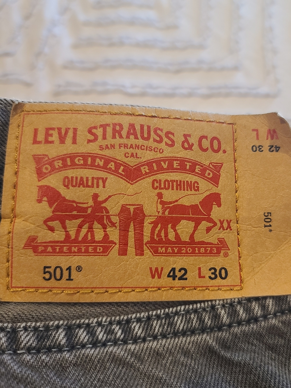 Levi's 501 Straight Men's Washed Black Jeans - Picture 2 of 6